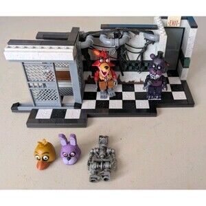 Parts And Service Five Nights at Freddy's FNAF Set 12692 Mcfarlane INCOMPLETE